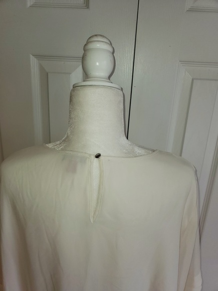 Vince Camuto pleated sleeve blouse - Picture 7 of 7